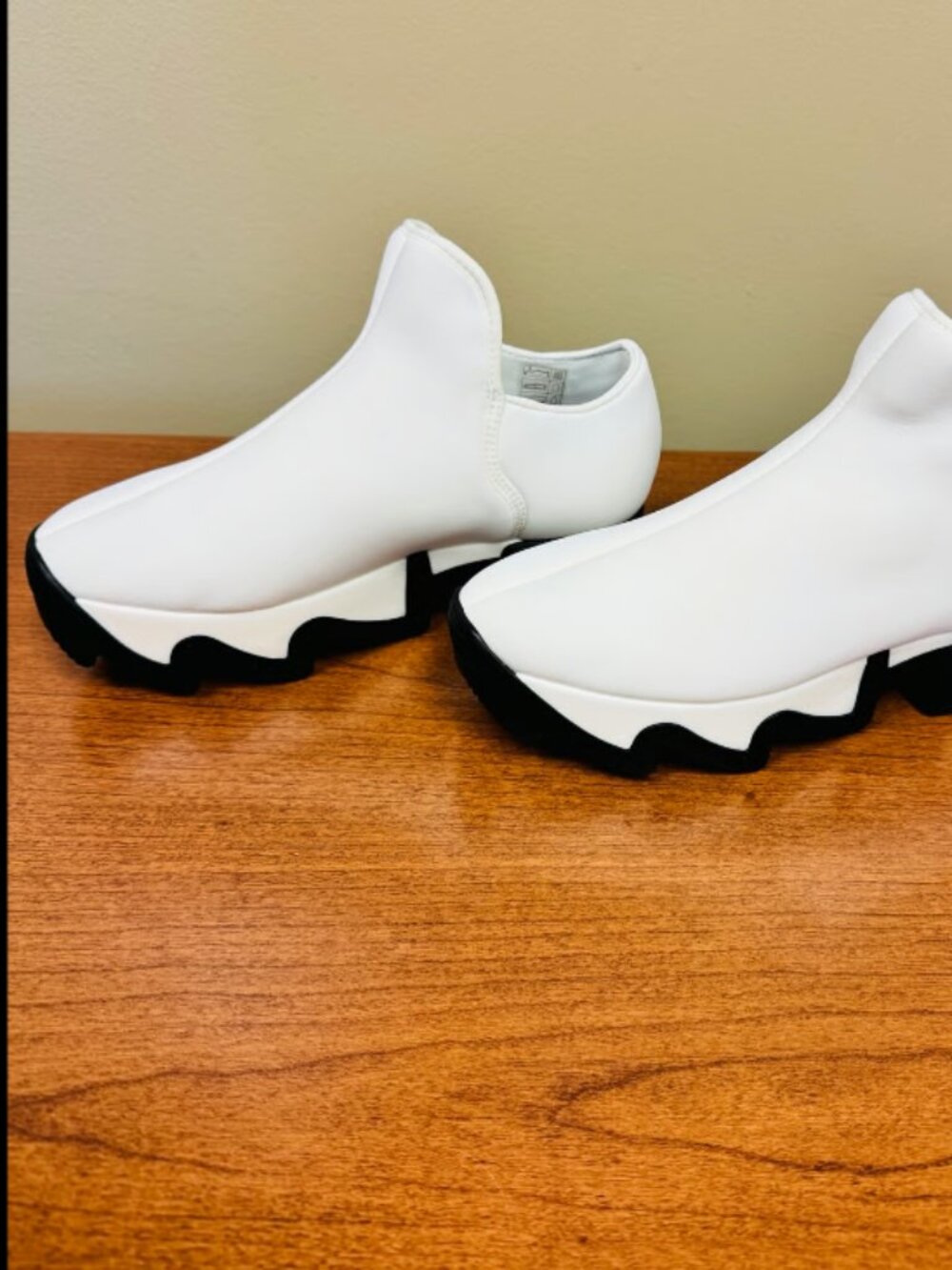 Women's iRi Wes White Sneakers